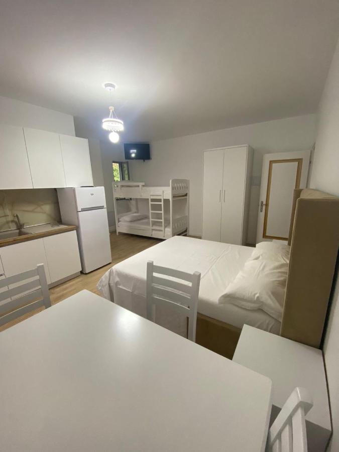 Borsh Apartments エクステリア 写真